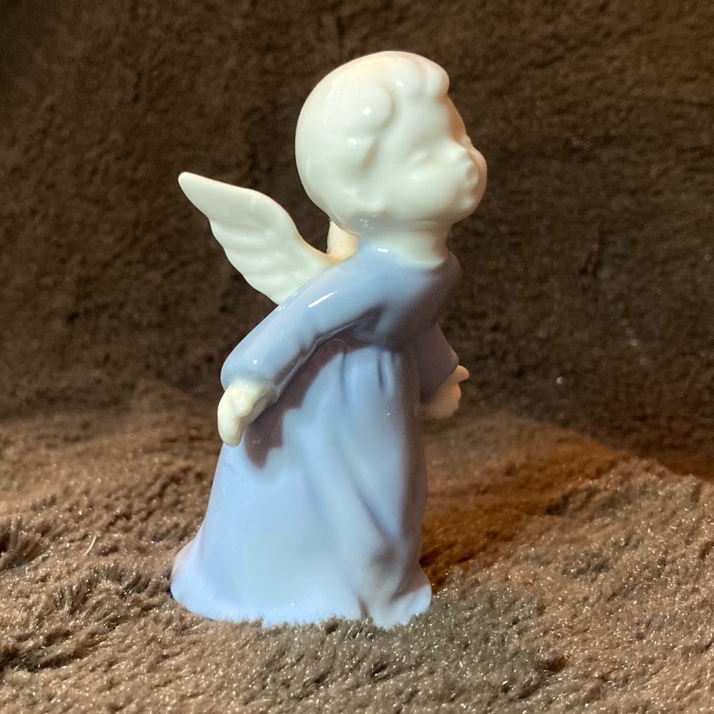 Vintage Lefton Kissing Angel‎